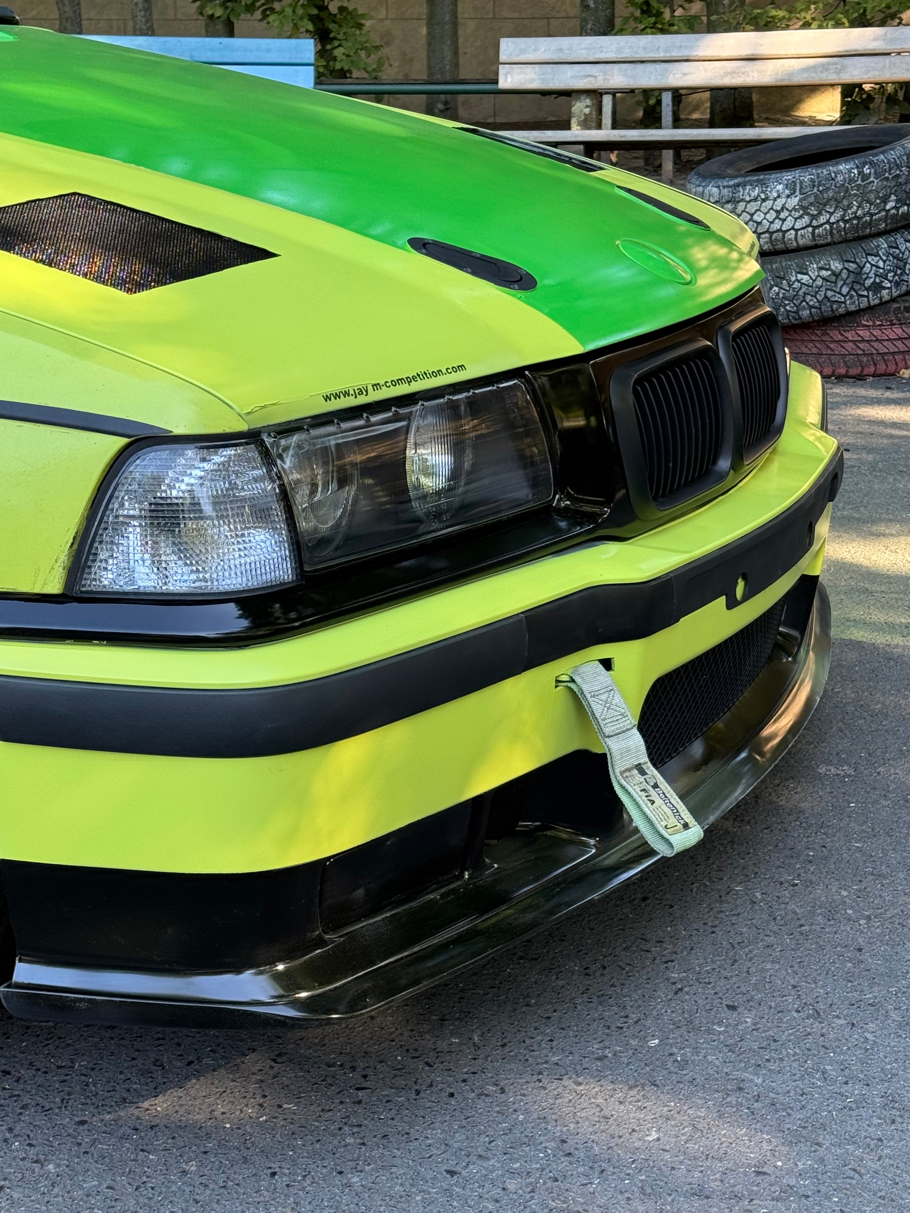 BMW 318ti Cup Compact Rennfahrzeug mieten, schon ab 849,- EUR für die Teilnahme an einem Trackday exkl. Anmeldegebühr des Veranstalters inkl. Transport bis 200 km von Berlin